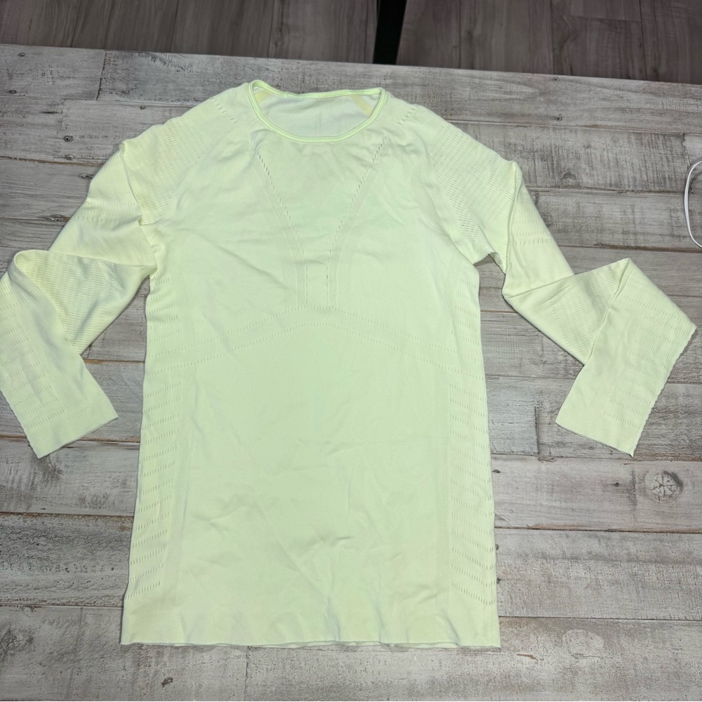 lululemon athletica Long Sleeve Top in Light Yellow